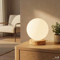 AKKU-TISCHLEUCHTE - Opalglas / Pinie massiv - Weiß / Pinie Hell - Weiß, Glas/Holz (18/18/21cm) - home24
