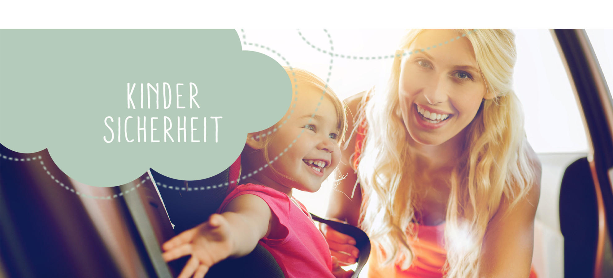 Frau mit Baby im Kindersitz im auto