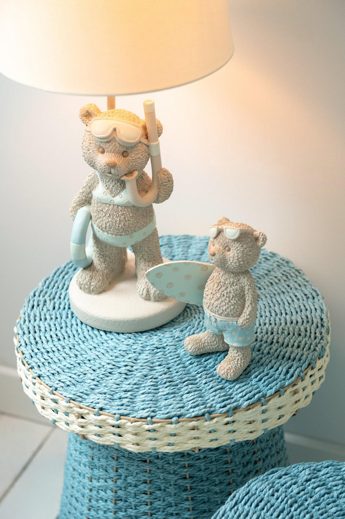 FIGUR BÄR STRANDMÄDCHEN/JUNGE (2ER SET) - Blau, Glas/Naturmaterialien (9.5/17.3/12.5cm) - J-Line