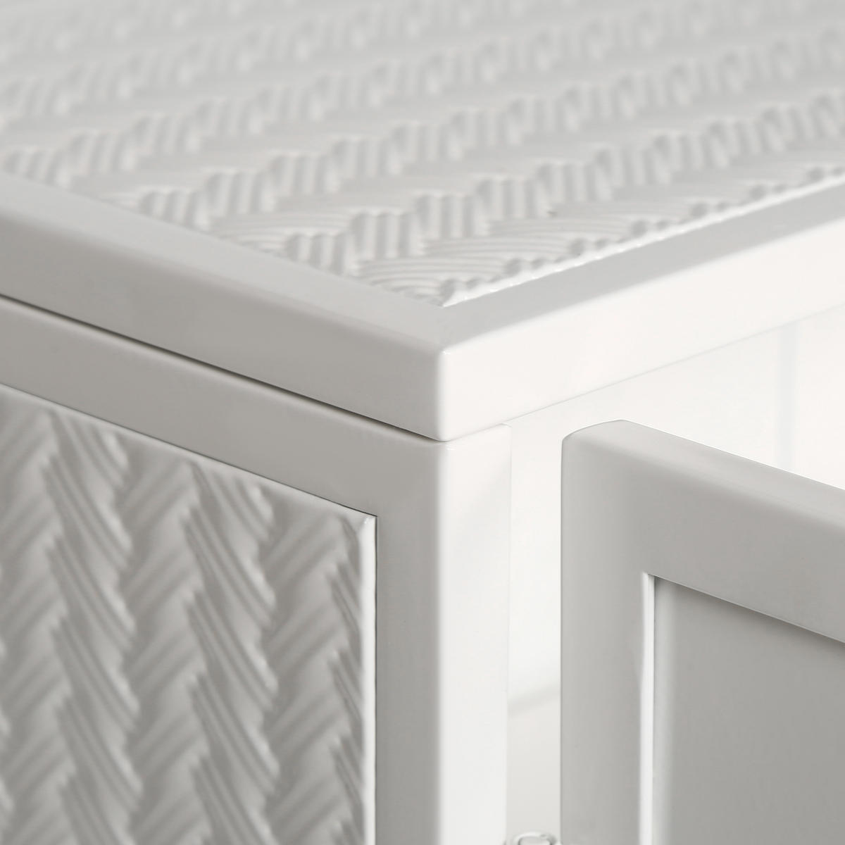 KÜCHENOBERSCHRANK 70x23x60 cm Weiß aus Metall & Sicherheitsglas mit gewebtem Design & 3 Ablagen - Weiß, Glas (70/60/23cm) - Modfu