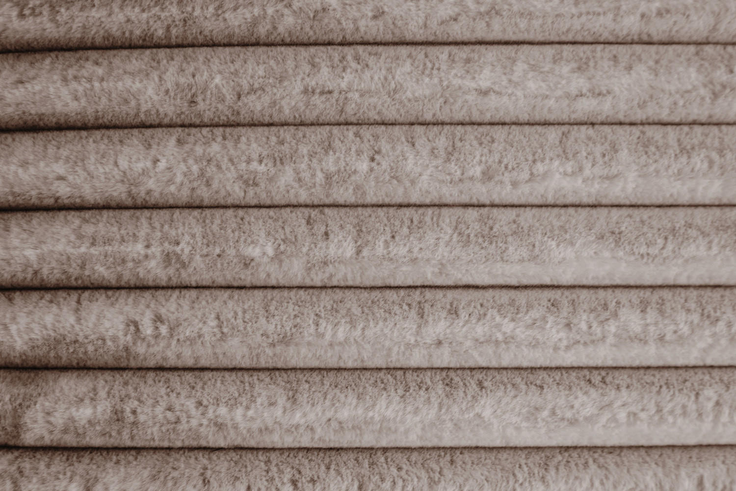 RÜCKENKISSEN WIOLO SOFT Taupe Cord - Taupe, Textil (83/46cm) - KAWOLA
