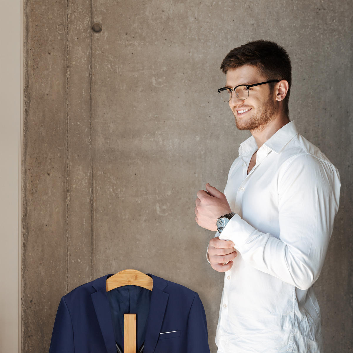 HERRENDIENER - Hellbraun, Holz/Metall (48/109/30cm) - Relaxdays