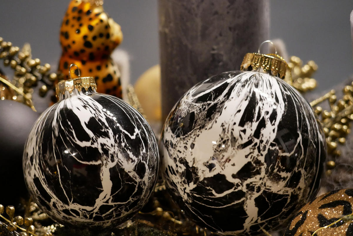 CHRISTBAUMKUGEL Marmoroptik Schwarz 8cm (Glas / 1 Stk.) - Schwarz, Glas (8/8/8cm) - Krebs Glas Lauscha