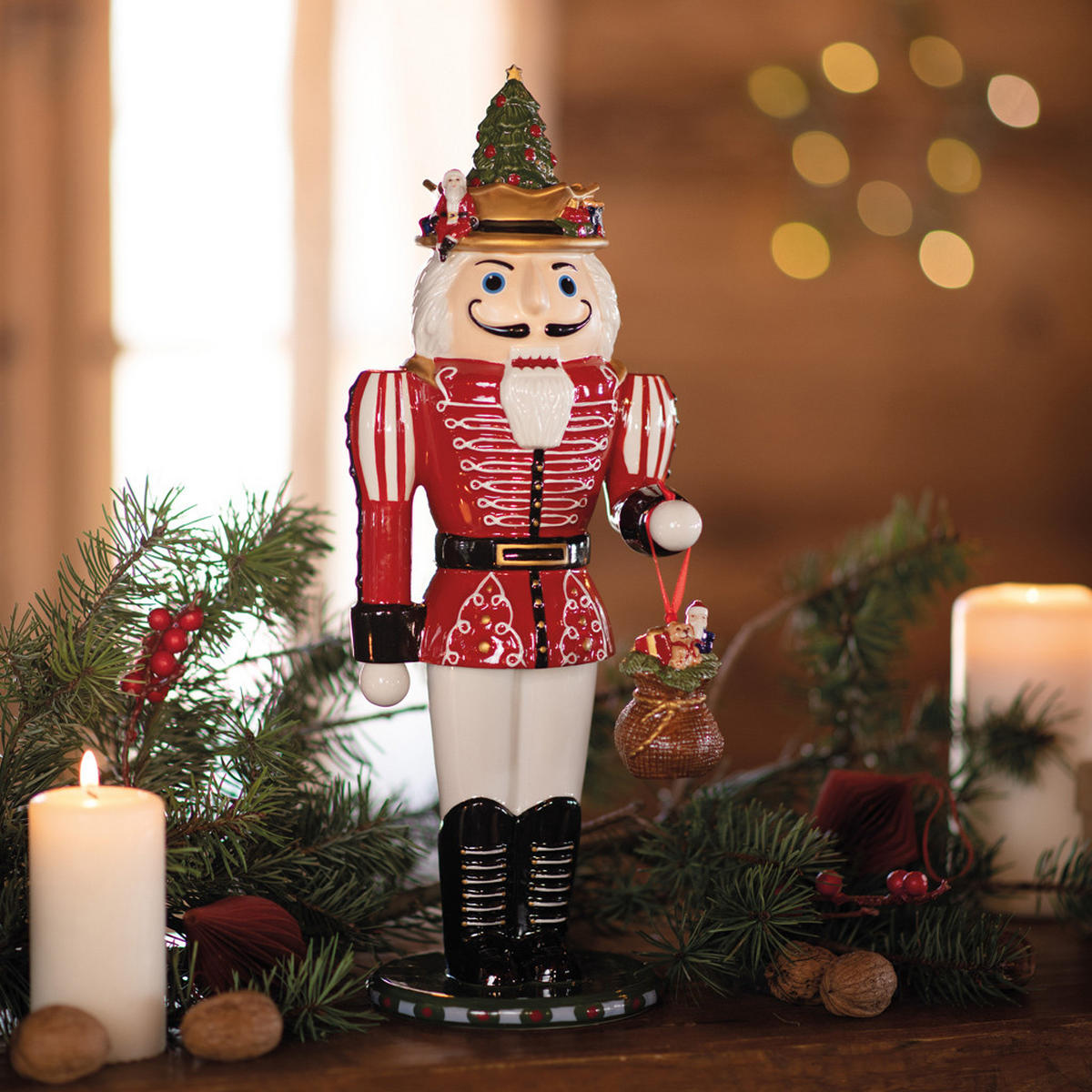 DEKOFIGUR NUSSKNACKER Christmas Toys Memory bunt - Multicolor, Keramik (12.2/36.7/13.8cm) - Villeroy & Boch