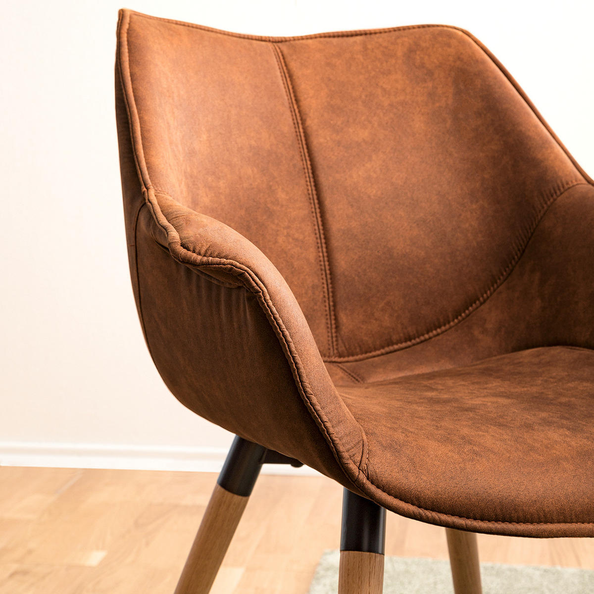 ARMLEHNENSTUHL - Microfaser / Eiche massiv - Cognac, Textil (70/81/64cm) - home24