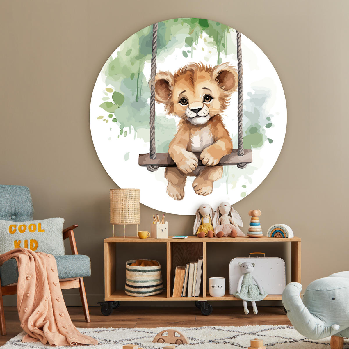 OKRUGLA ZIDNA SLIKA Mladunče lava 150x150 cm - svijetlo smeđa, plastika (150/150cm) - MuchoWow