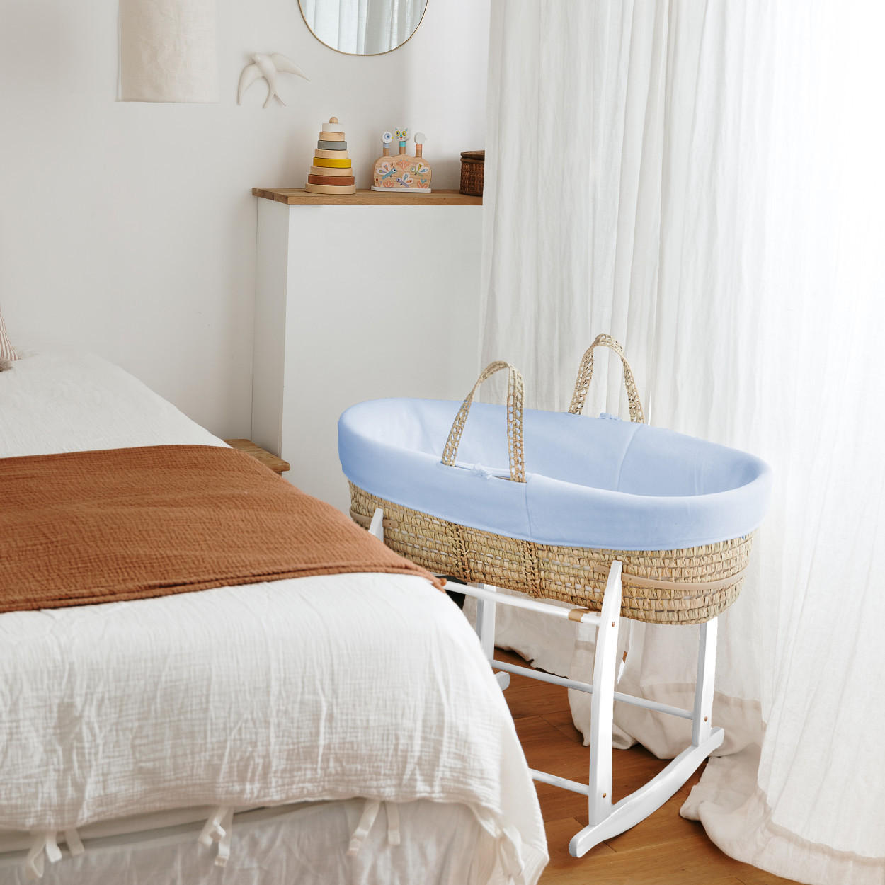 BABYTRAGEKORB mit weißem Gestell blau - Blau, Naturmaterialien (29/78cm) - Premiers Moments