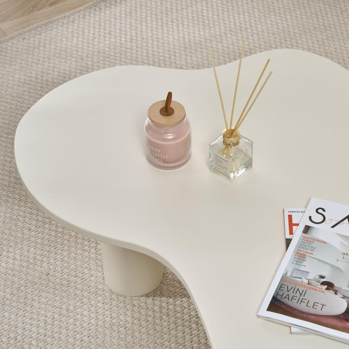 COUCHTISCH mit organisch geformter Cremeplatte 70/110/40 cm - Weiß, Holzwerkstoff (48/70/40cm) - Calicosy