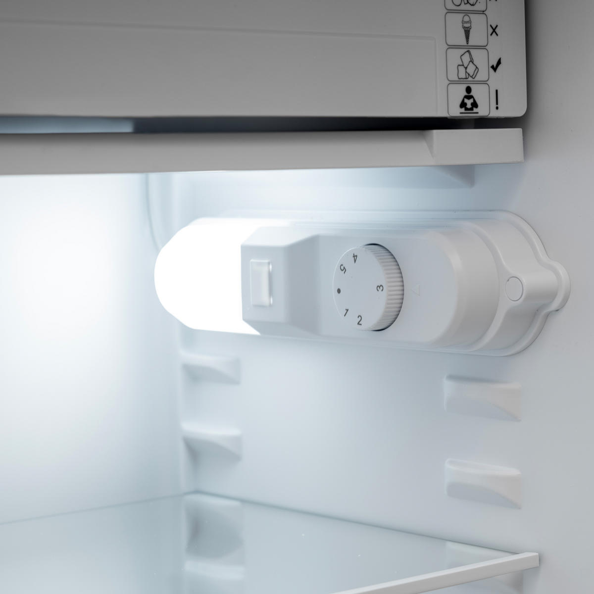 KÜHLSCHRANK mit Eiswürfelfach, 89 Liter, klein und freistehend, CF-33-101-S2 silber - Silberfarben, Kunststoff/Metall (48/82.1/50cm) - Telefunken