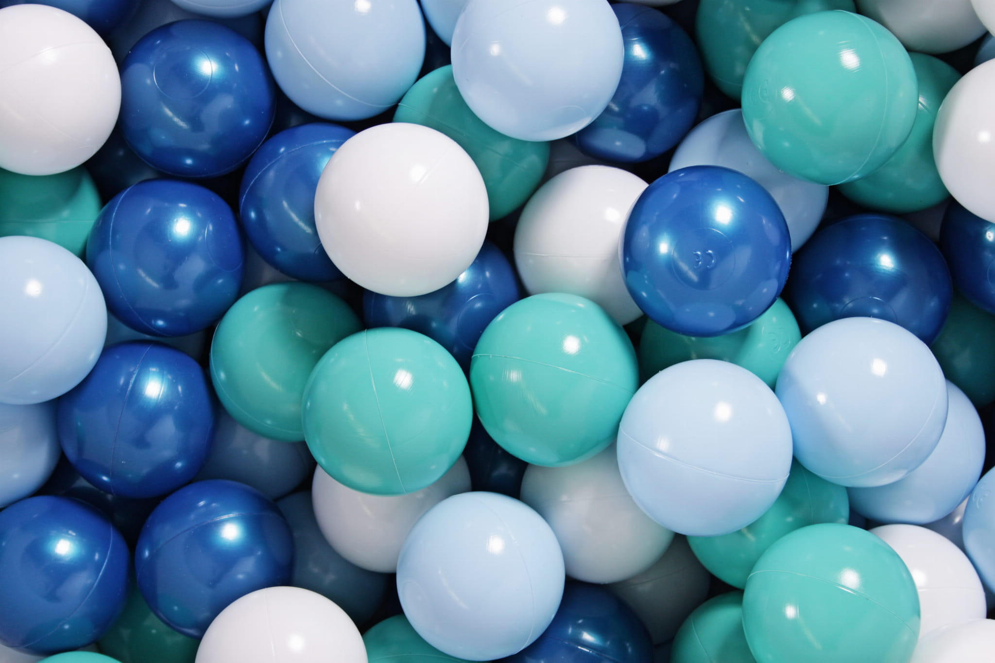 BÄLLE für Bällebad, Spielbälle, Plastikbälle für Kinder Set 50 pcs.: Perlblau/Himmelblau/Weiß/Türkis - Hellblau, Textil (7/7/7cm) - MeowBaby