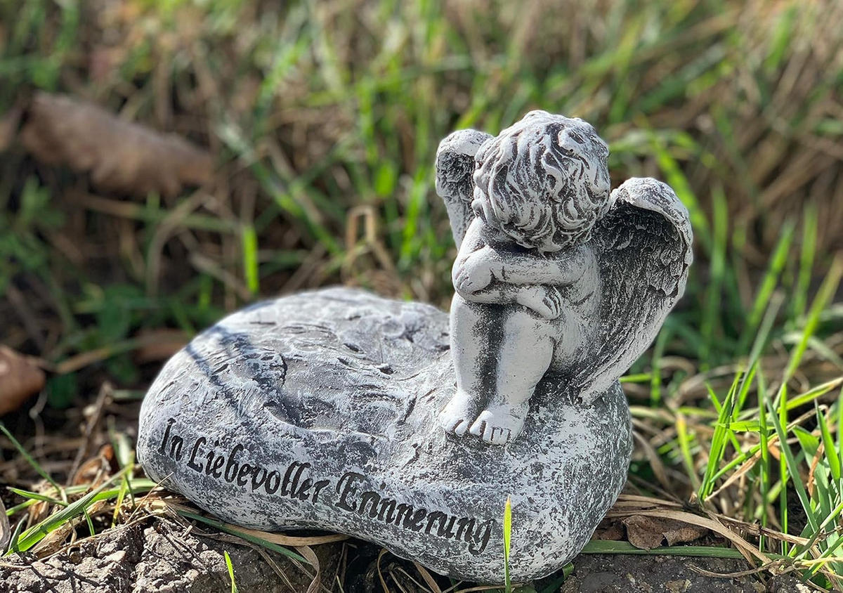 STEINFIGUR Grabschmuck Engel Stein sitzend Inschrift frostfest - Grau, Stein (13/12/8cm) - stoneandstyle