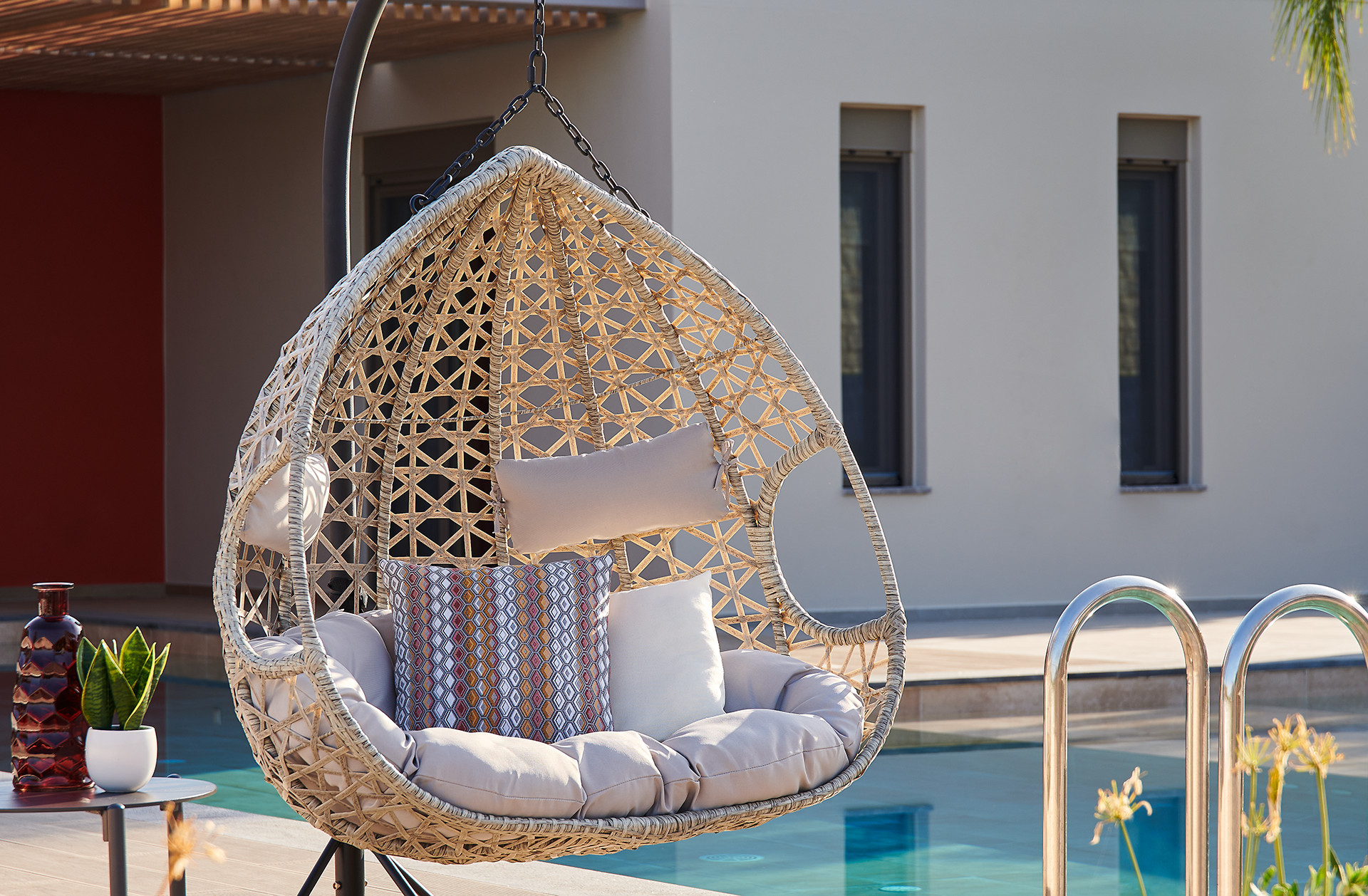 Závěsné zahradní křeslo