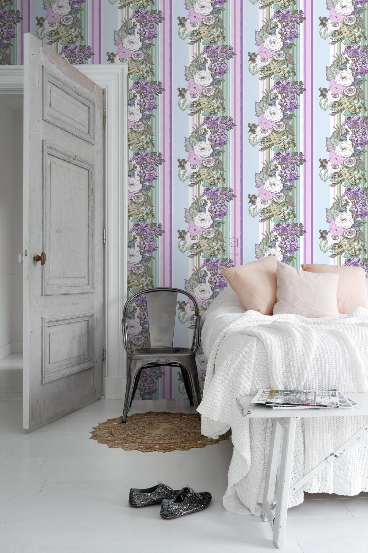 TAPETE Blumenmuster 53 cm x 10.05 m - Lila, Papier (53/1000cm) - ESTAhome