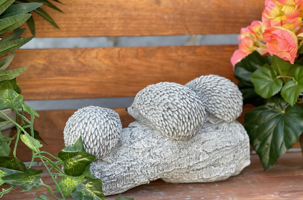 STEINFIGUR 3 Igel auf Baustamm frostfest Steinguss massiv - Grau, Stein (21/12/7cm) - stoneandstyle