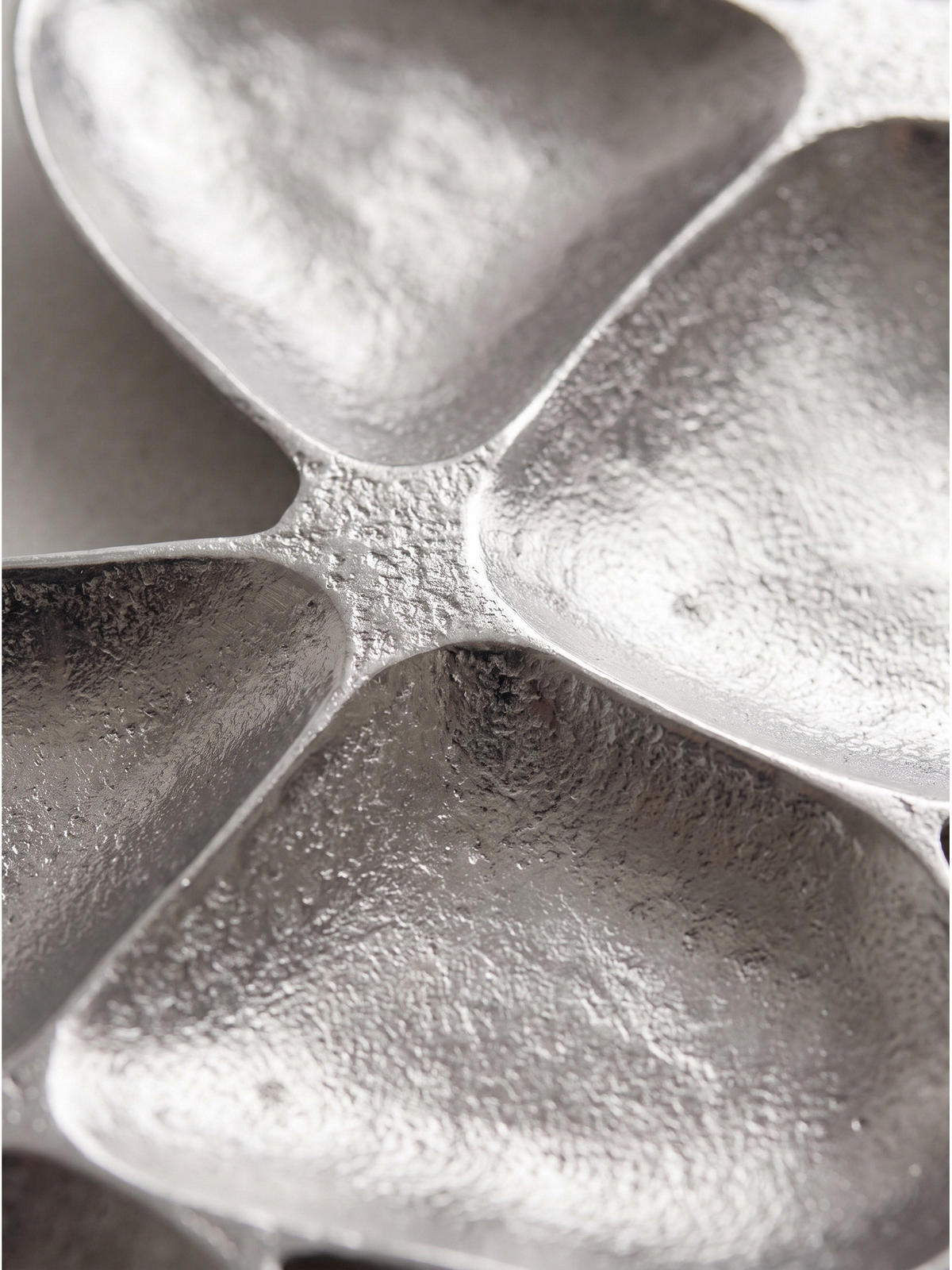 DEKOSCHALE NUMANA, Aluminium, handgefertigt, Silber, 60,5 x 17,5 x 3 cm - Silberfarben, Metall (3cm) - KADIMA DESIGN