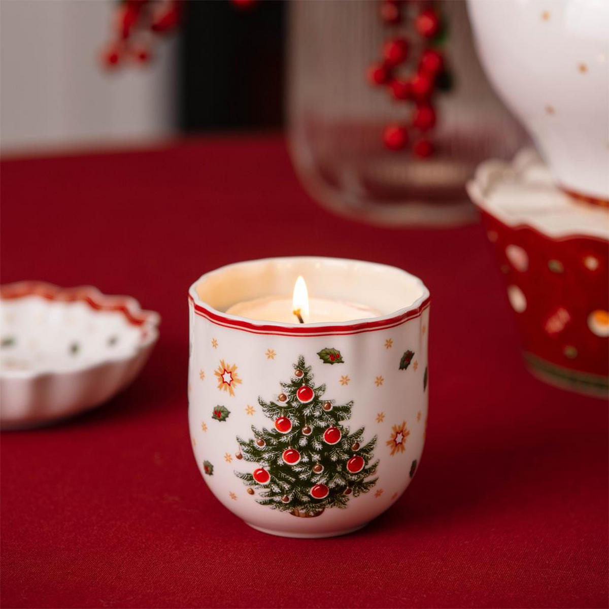 DUFTKERZE CHRISTMAS TREE Toy's Delight bunt 9 cm - Multicolor, Keramik (9cm) - Villeroy & Boch