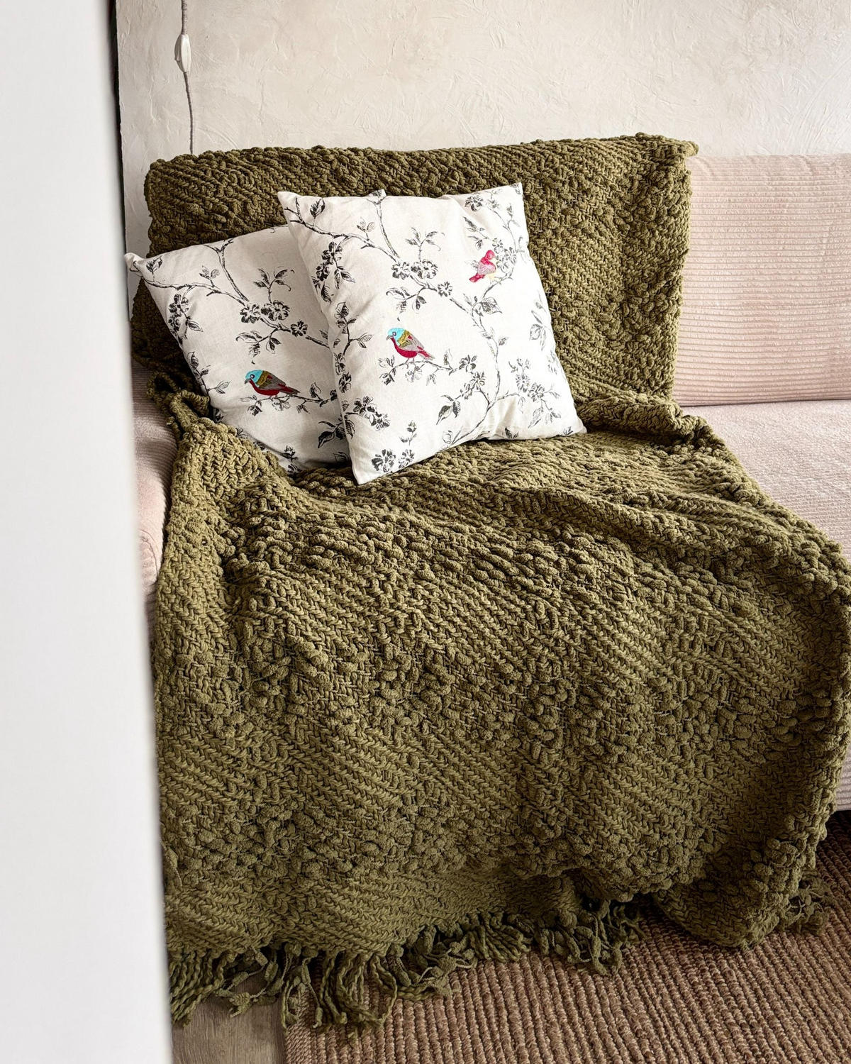 PERNĂ DECORATIVĂ albă 45/45 cm Dillenia - multicolor/gri, material textil (45/45/6cm) - Beliani