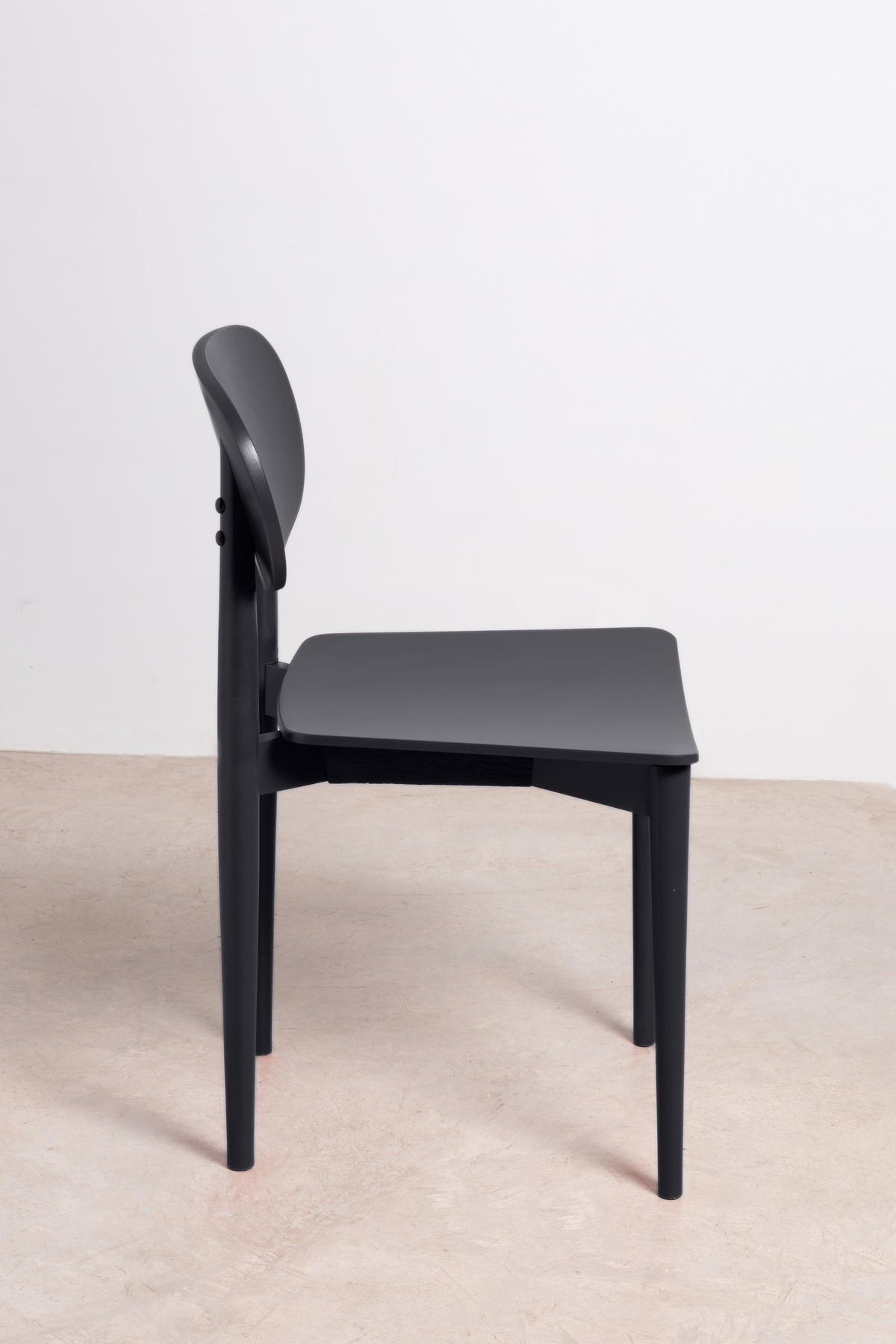 STUHL aus massivem Buchenholz in Schwarz SANDRO - Schwarz, Holz (43/80/50cm) - RNT By Really Nice Things