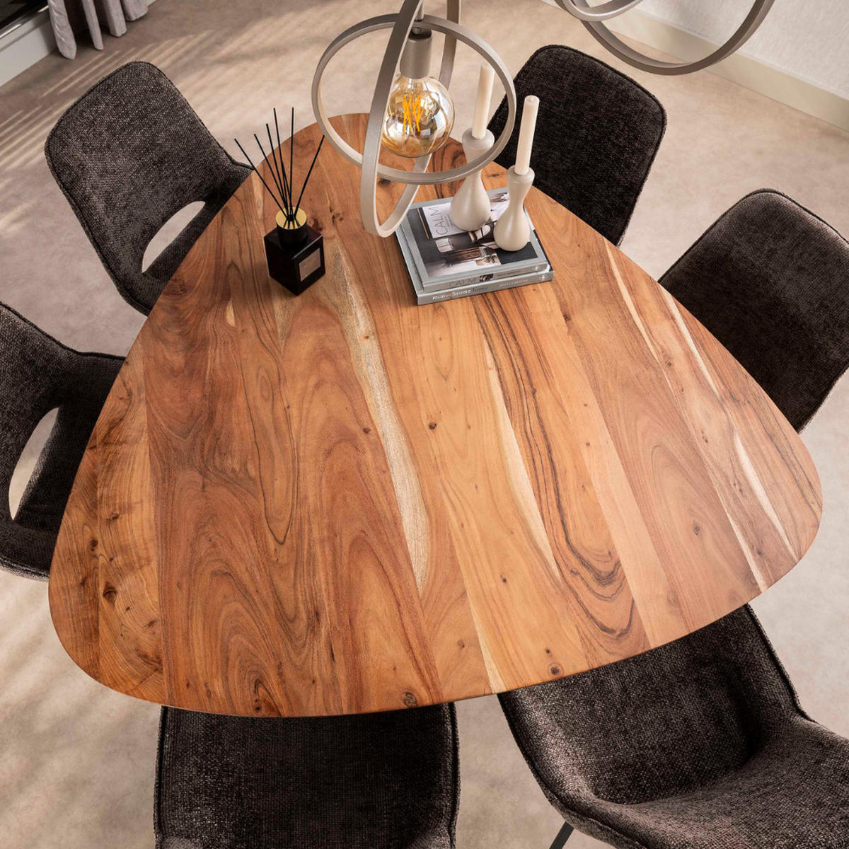 ESSTISCH NEVIO TRIANGOLO Organischer Massivholztisch - Braun, Holz (135/135/73cm) - alesvelt