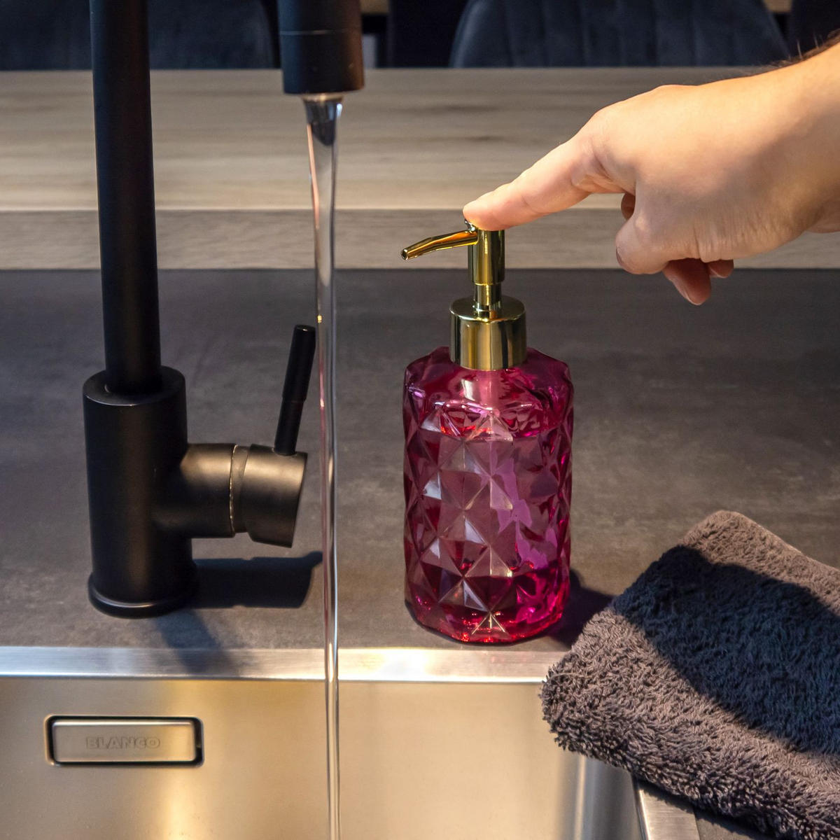 SEIFENSPENDER 310ml - Pink, Glas (7.2/18.2/8.2cm) - Intirilife