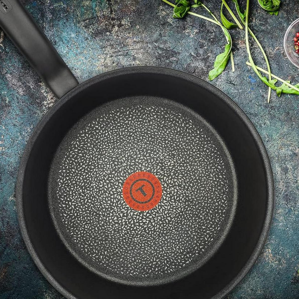 BRATPFANNE C69502 Hard Titanium 20 cm Antihaft Induktion Schwarz für alle Herdarten - Schwarz, Kunststoff/Metall (20cm) - Tefal