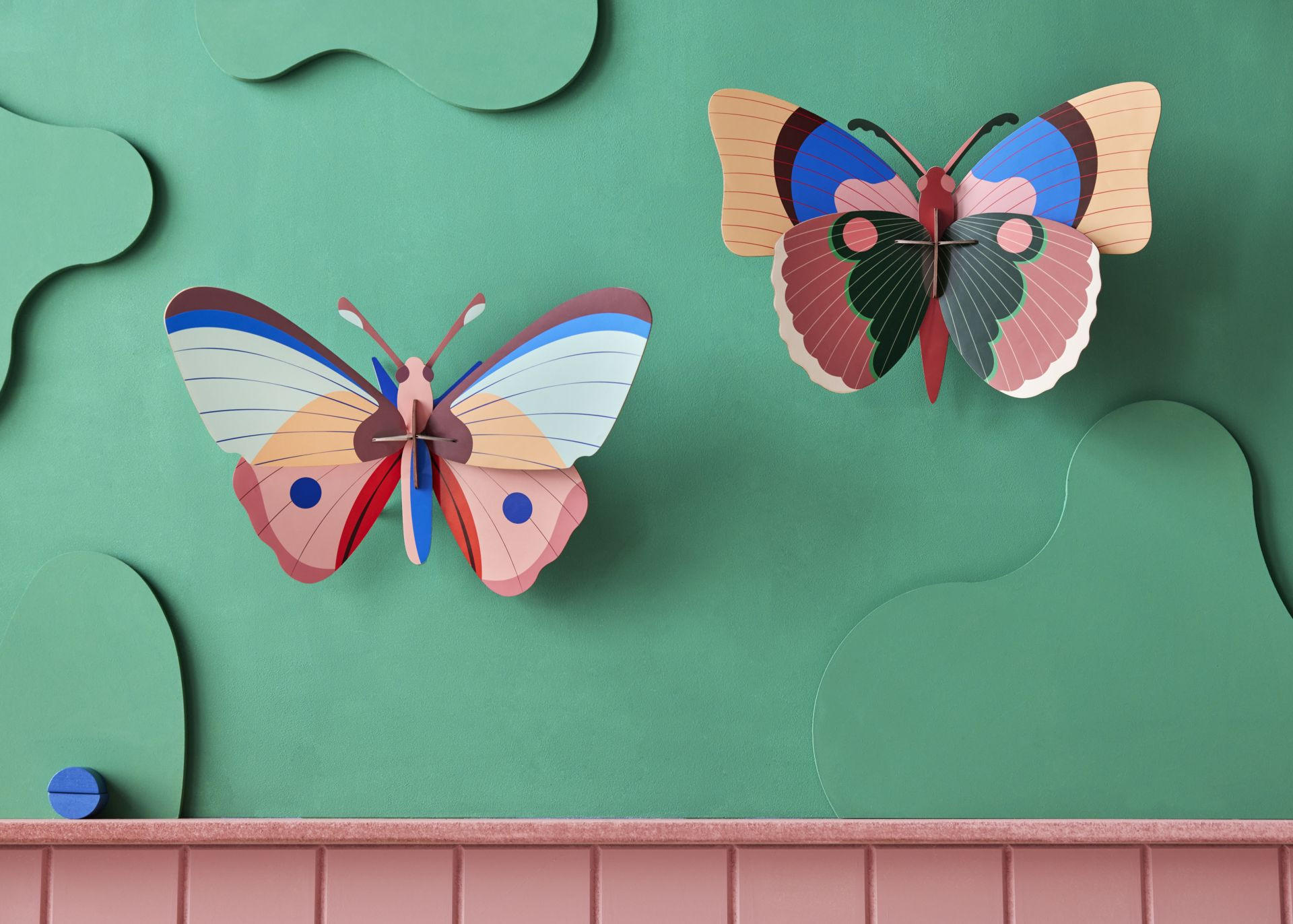 WANDDEKO Regenbogen-Flattern 12/22 cm - Multicolor, Wellpappe (12/22/33cm) - KUNSTLOFT