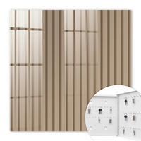 SCHLÜSSELBOX Weiß 30x30 cm – Türöffnung nach rechts - Beruhigende Streifen - Beige, Metall (30/30/5cm) - TULUP