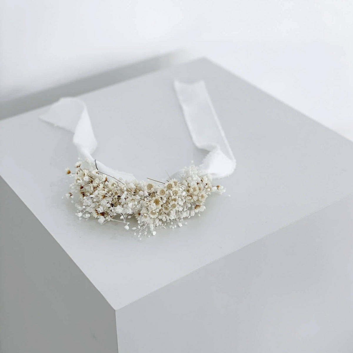 ARMBAND Trockenblumen weiß - weiß / Schleierkraut - Weiß, Naturmaterialien (15cm) - Lykke & You