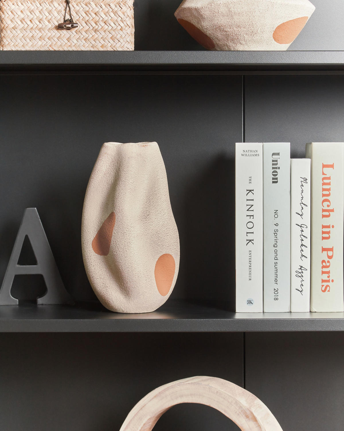 BLUMENVASE Steinzeug beige Batoidea - Beige, Stein (25cm) - Beliani