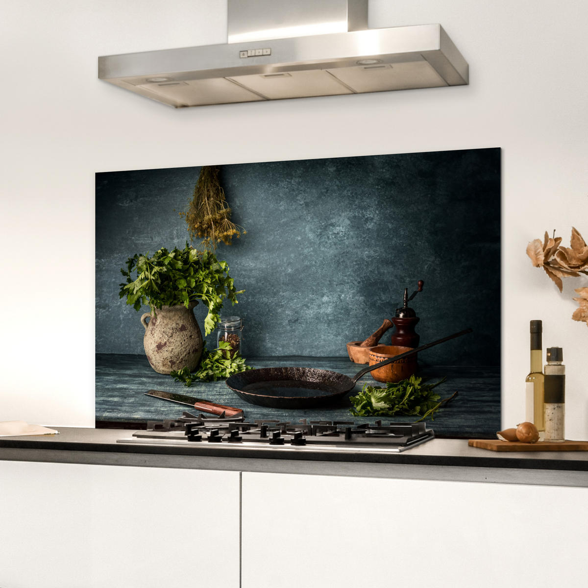 SPRITZSCHUTZ KÜCHE Kräuter - Gewürze - Pfanne - Messer - Grau - Rustikal 80x55 cm - Petrol, Metall (80/0.3/55cm) - MuchoWow