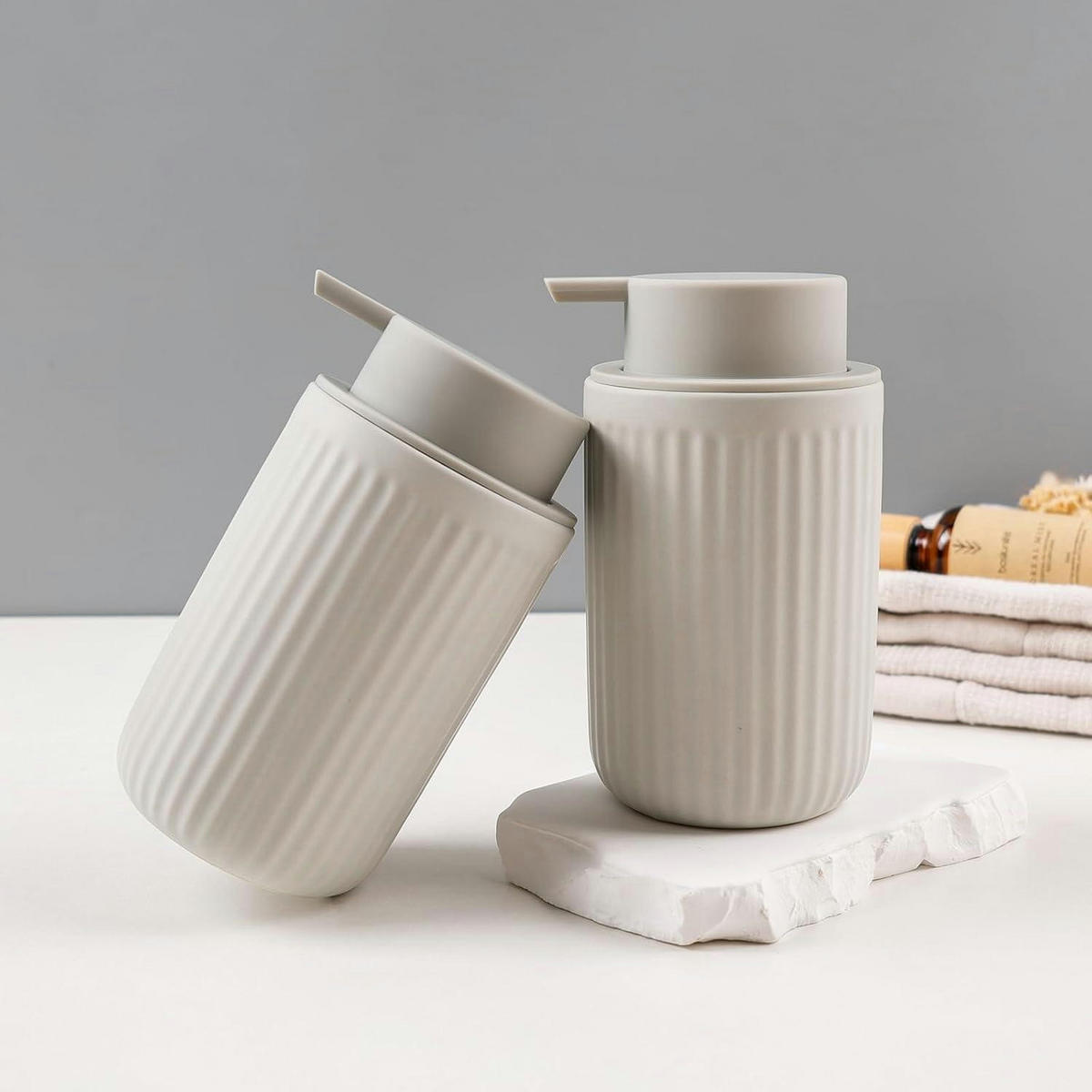 SEIFENSPENDER Keramik Grau 350 ml - Grau, Keramik (8/14/8cm)