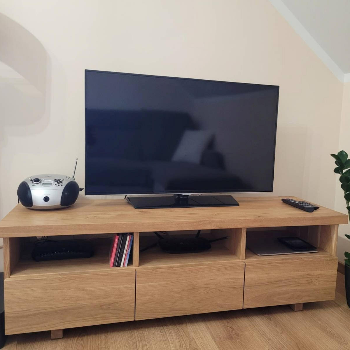 TV-SCHRANK aus Eichenholz DENAR - Eichefarben, Holz (140/45/45cm) - Rawood Furniture