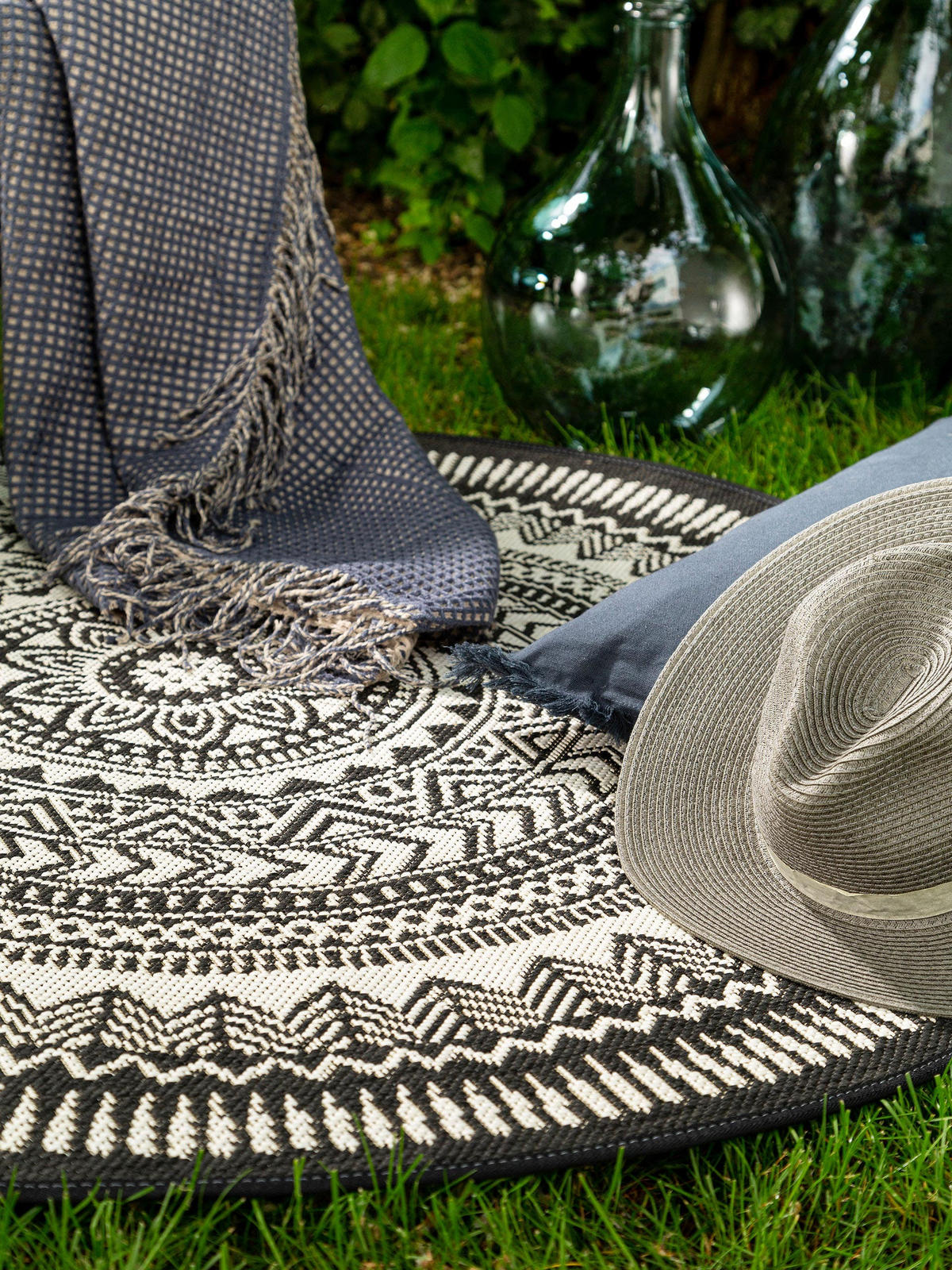 OUTDOORTEPPICH Metro Schwarz/Weiß ø 120 cm rund - Schwarz, Textil (120/120cm) - benuta Nest