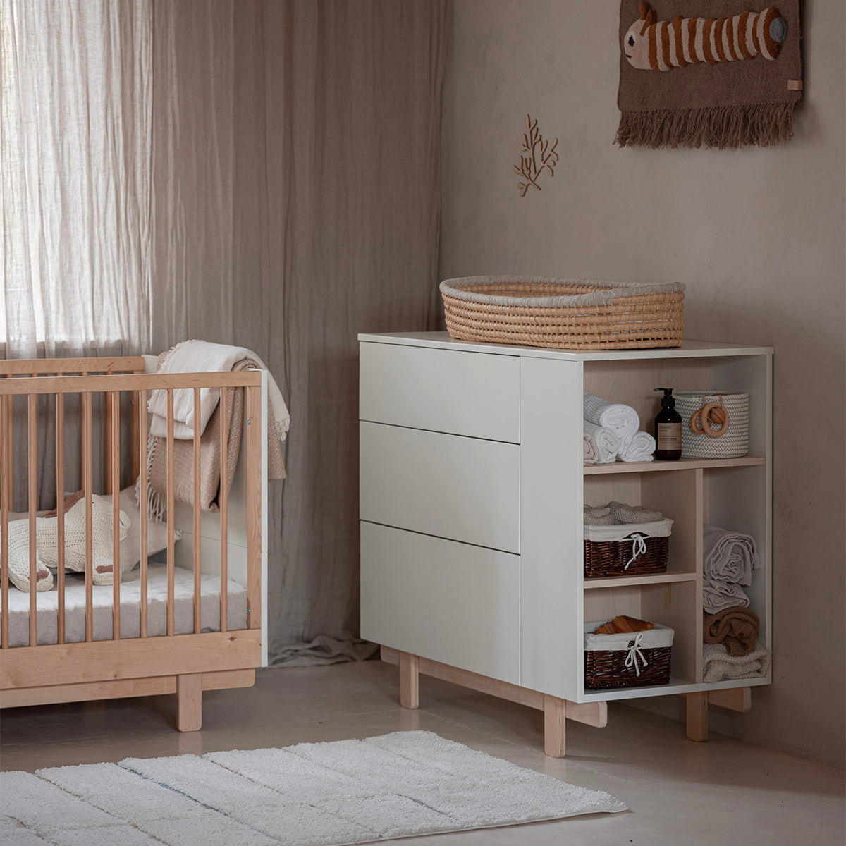 OTROŠKA KOMODA Romy Bela - bela, leseni material (115/92/53cm) - Petits-meubles