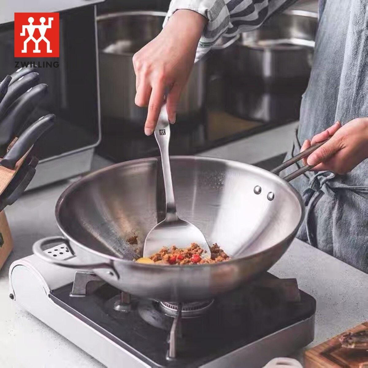 WOKPFANNE TwinNova 30 cm mit Glasdeckel Induktionsgeeignet Unbeschichtet Kratzfest Hitzebeständig Bis 300°C Für Alle Herdarten - Silberfarben, Metall (30cm) - Zwilling