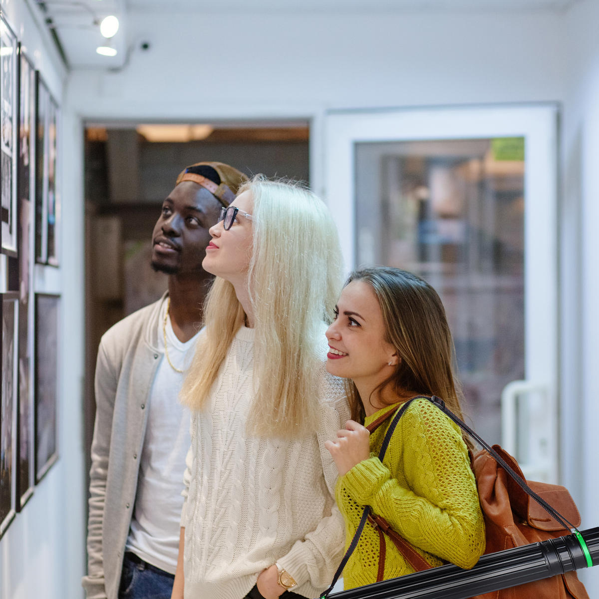 2XPOSTERROLLE - Schwarz, Kunststoff/Textil (8/107/8cm) - Relaxdays