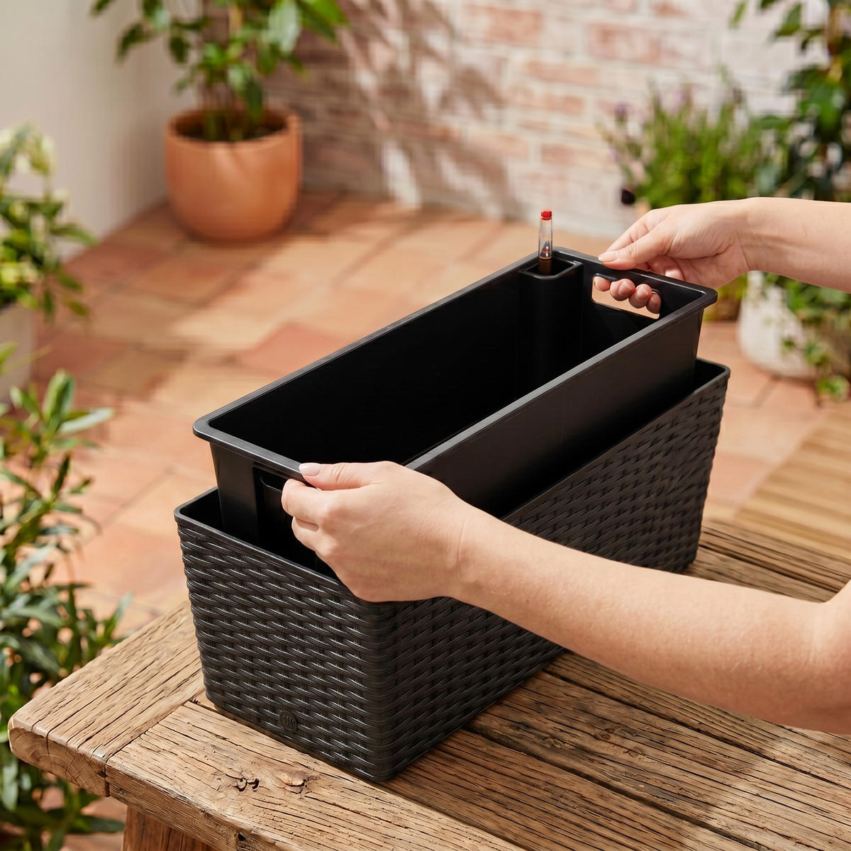 JARDINIERĂ Neagră autoirigare 50 cm - negru, material plastic/metal (50/19/19cm) - Relaxdays