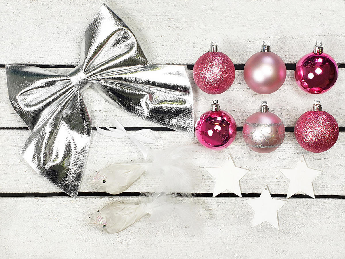 WEIHNACHTSBAUM künstlicher 60 cm mit LED-Beleuchtung, ROSENFEST, mit 35 Weihnachtsbaumschmuck, Pflanztopf mit Jutesack - Pink/Silberfarben, Kunststoff/Stein (40/60cm) - LAALU