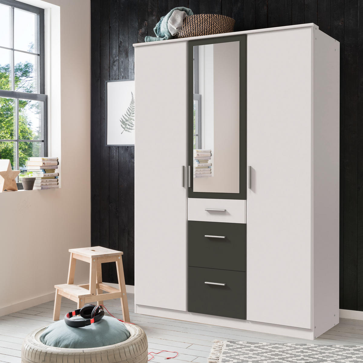 KLEIDERSCHRANK Joker in Weiß mit Graphit - Drehtürenschrank 3 türig mit Spiegel - Silberfarben/Weiß, Holzwerkstoff (135/199/58cm)