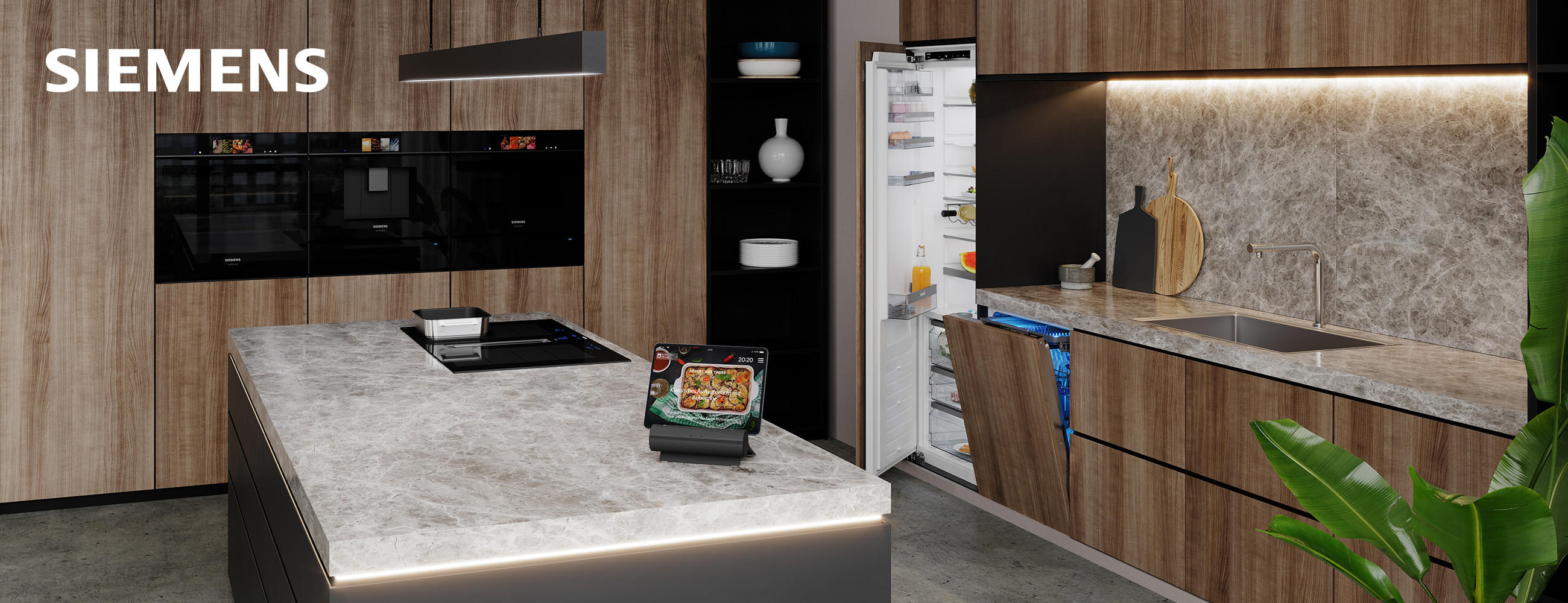 Kühl- und Gefrierkombinationen von SIEMENS, Küche mit Einbaugeräten, Kühlschrank offen, Moderne Küche mit Elektrogeräten