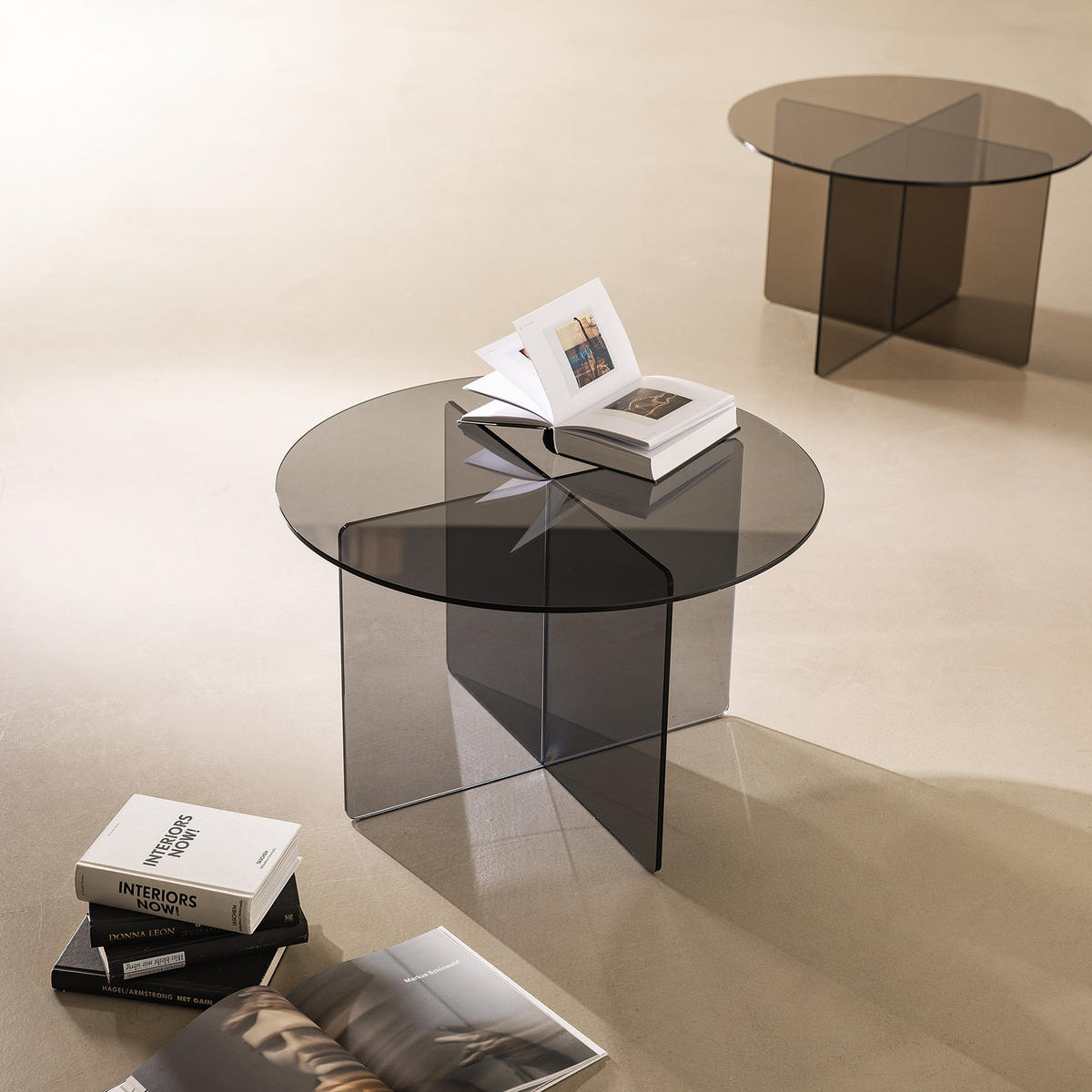 COUCHTISCH - rund - Farbglas - Grau, Glas (65/65/40cm) - home24