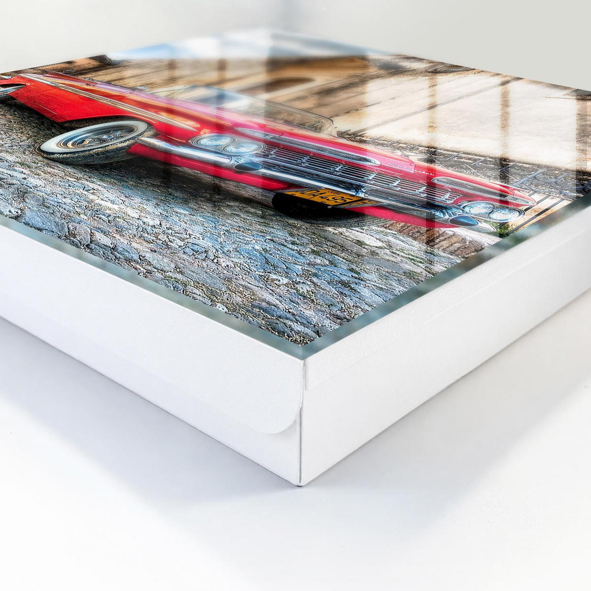 SCHLÜSSELBOX Weiß 30x30 cm – Türöffnung nach rechts - Retro-Auto - Rot, Metall (30/30/5cm) - TULUP