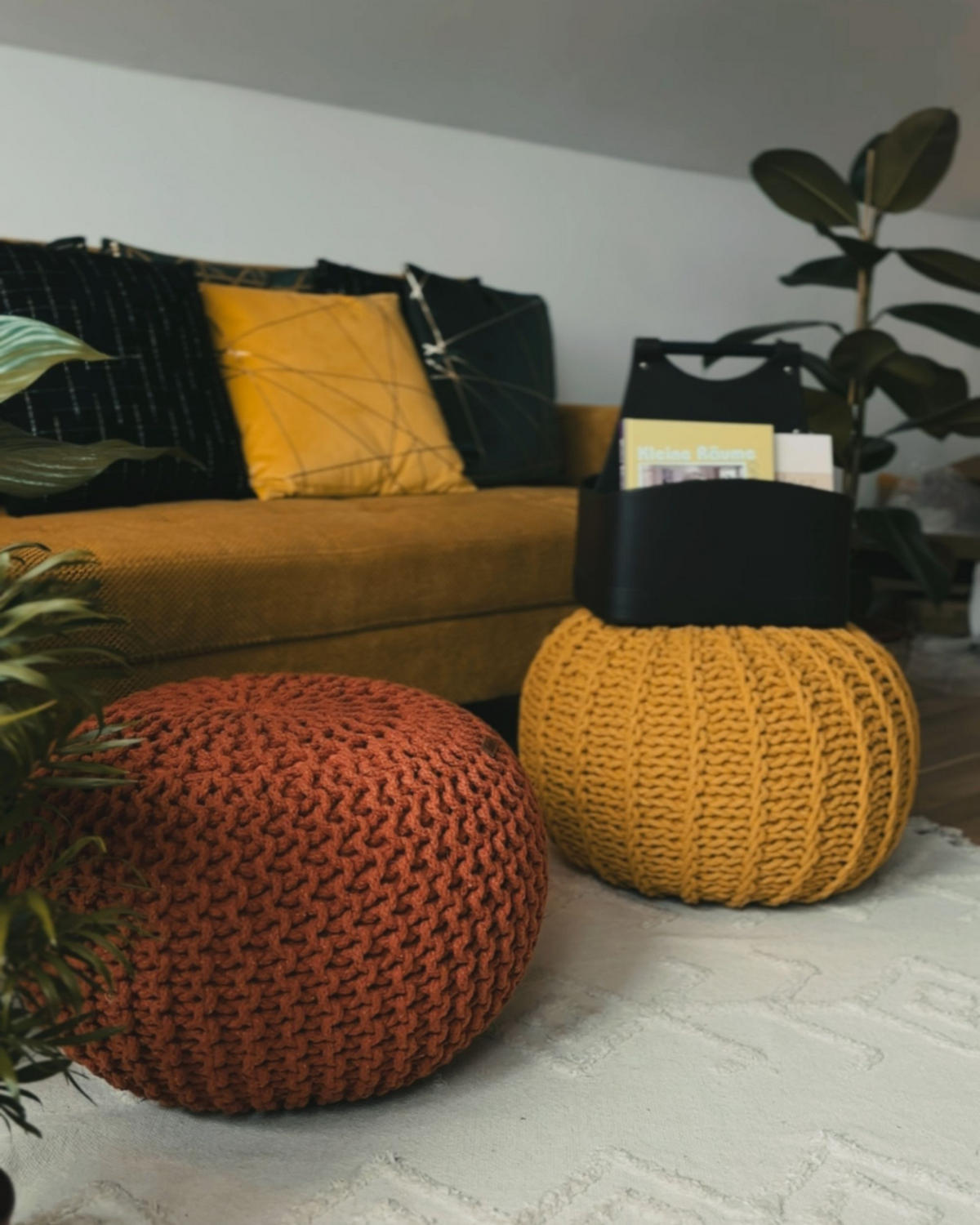 PUF Conrad 50/50/35 cm - žlutá, textil/přírodní materiály (50/35/50cm) - Beliani