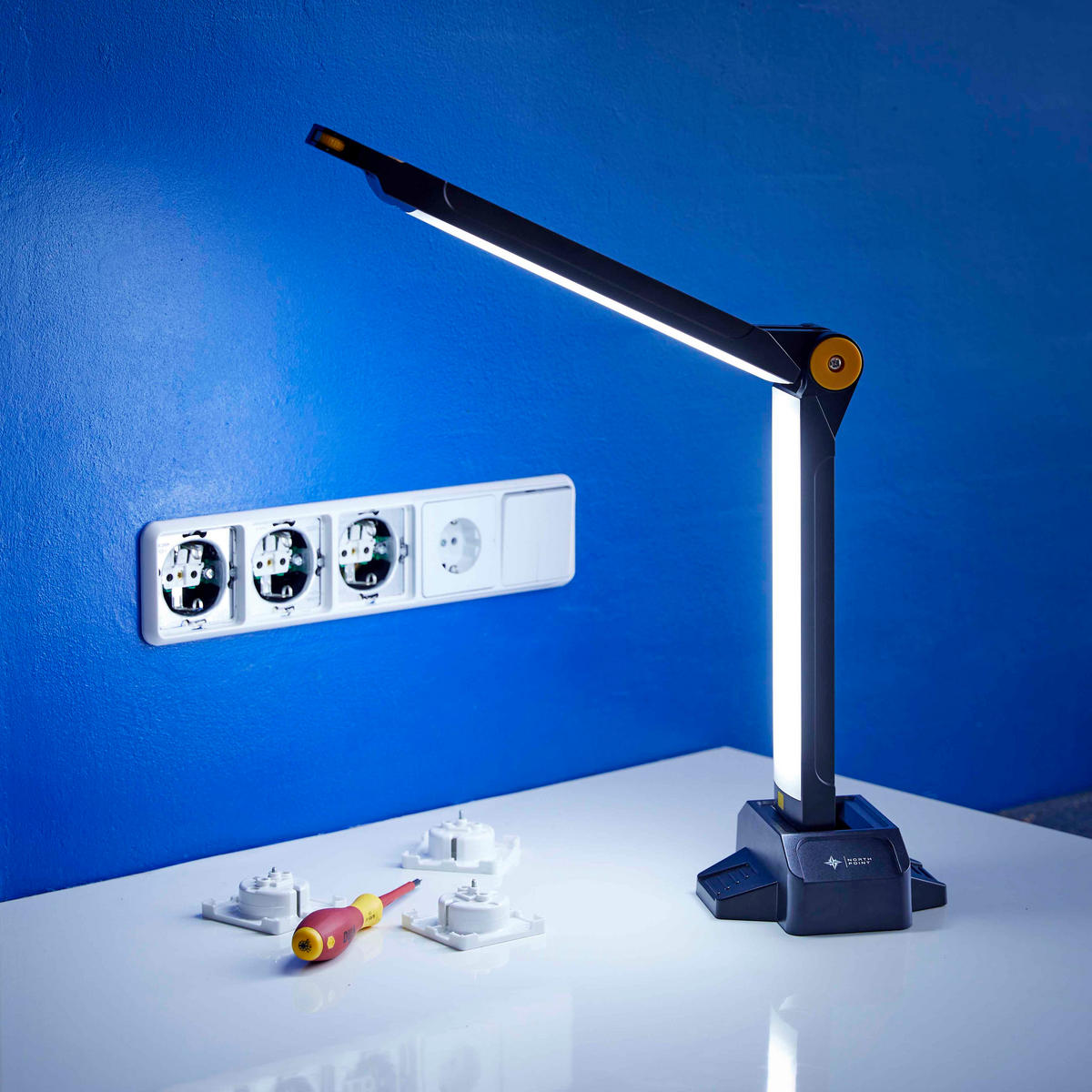 AKKU-ARBEITSLEUCHTE - klappbar mit Standfuß, Haken und Magneten für mobile Ausleuchtung, 2er-Set - Schwarz, Kunststoff (6/7/68cm) - Northpoint