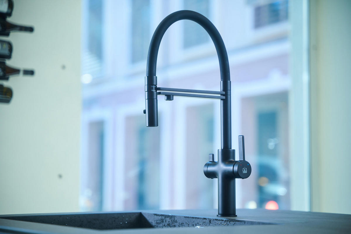 NIEDERDRUCK-3-WEGE-KÜCHENARMATUR, Schwarz Matt, 2-Strahl-Brause - Schwarz, Metall (20.61/48/20.61cm) - VIZIO