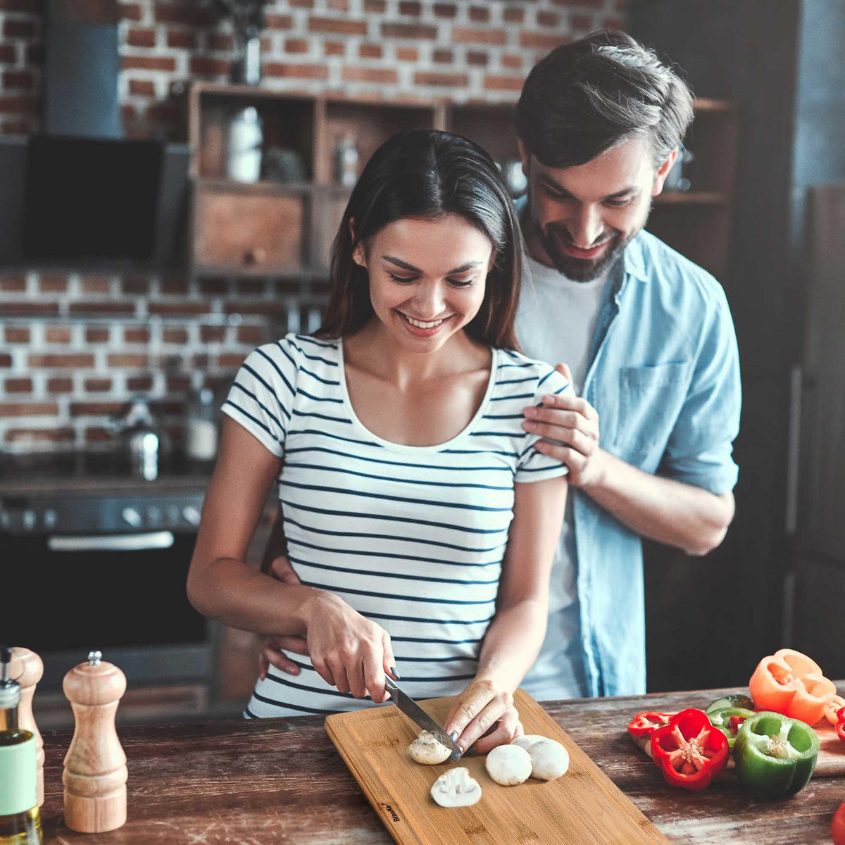 SCHNEIDEBRETT aus Holz mit Saftrille (38x25cm) - Beige, Holz (25.5/38cm) - BlauKe