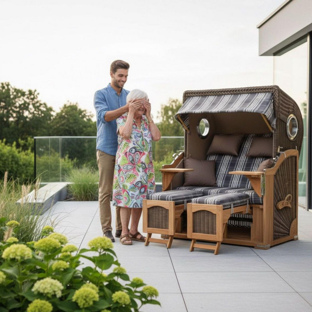 STRANDKORB Düne 2 Sitzer Teak PE Grey - Braun/Grau, Holz/Metall (125/170/80cm) - Mr. Deko