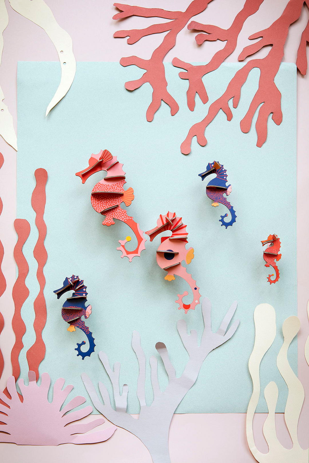 WANDDEKO Seepferdchen-Set 7/3 cm - Blau/Pink, Wellpappe (7/3/21cm) - KUNSTLOFT