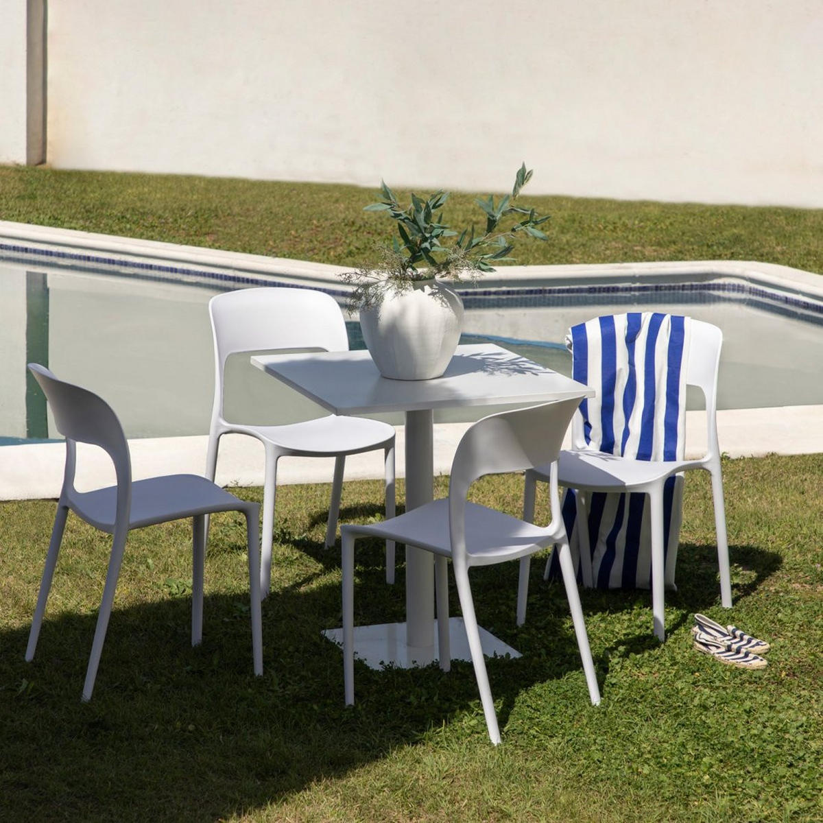 STUHL FÜR DRAUSSEN Klint Weiß 46 cm x 83 cm - Weiß, Kunststoff (46/83/58cm)