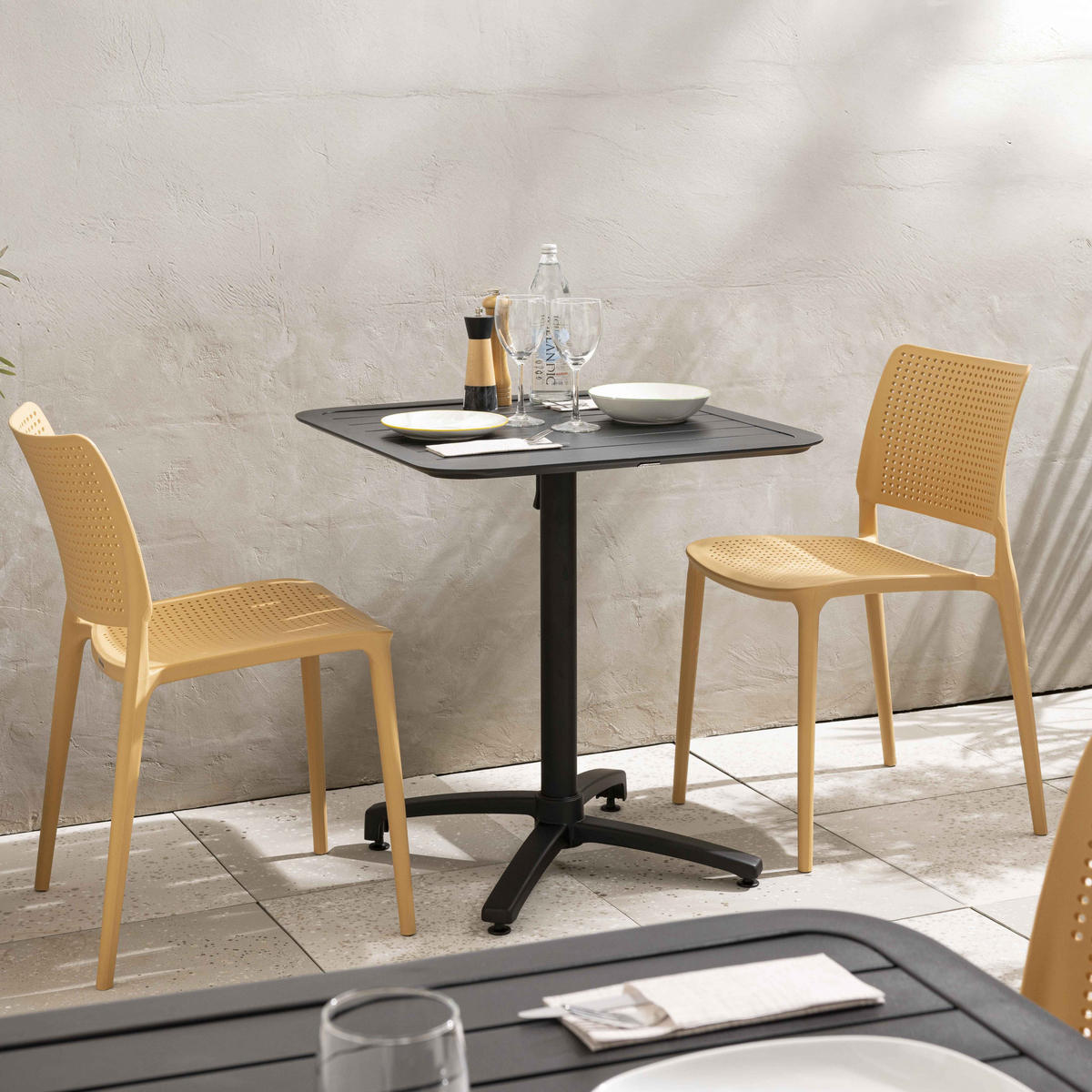 TERRASSENTISCH 70 X 70 cm, Schwarz - Schwarz, Metall (70/70/72cm) - Oviala